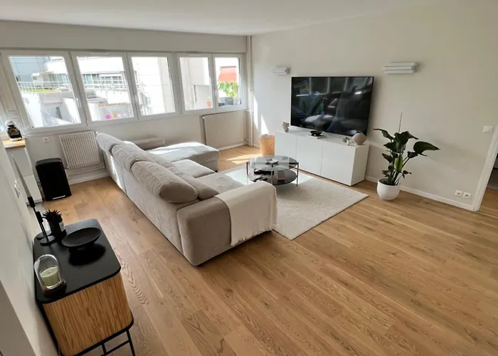 Luxury Apartment 16\'