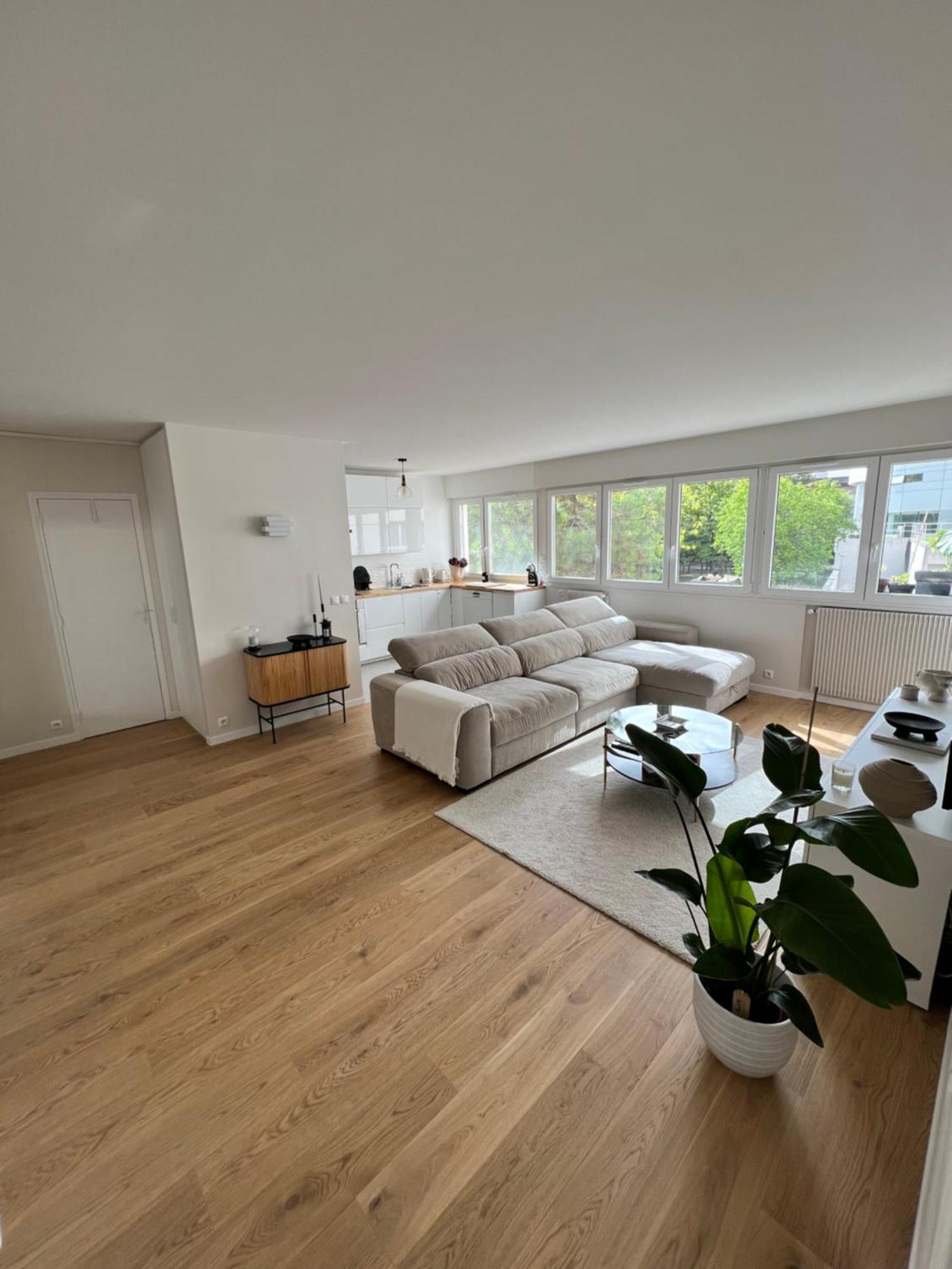 Luxury 16' Apartment